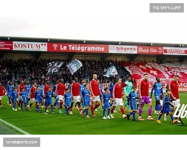 托利索追平拉孔布纪录,成为里昂队史法甲出场最多球员